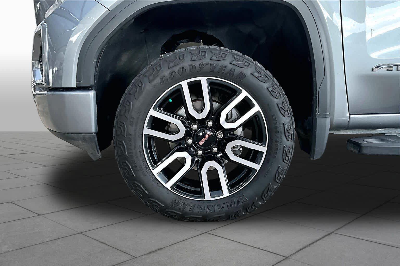 Used 2020 GMC Sierra 1500 AT4 w/ AT4 Premium Package AWD/4WD image 11