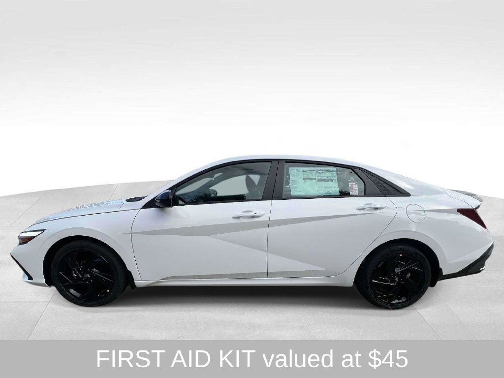 New 2026 Hyundai Elantra SEL Sport FWD image 5