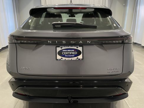 Used 2024 Nissan Ariya AWD image 5