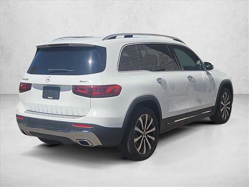 Used 2022 Mercedes-Benz GLB 250 4MATIC image 7
