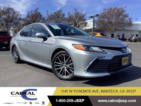 Used 2023 Toyota Camry XLE image 1