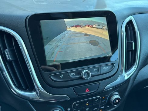 Used 2018 Chevrolet Equinox LT w/ Sun & Infotainment Package image 12