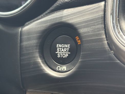 Used 2020 Jeep Grand Cherokee Laredo RWD image 26
