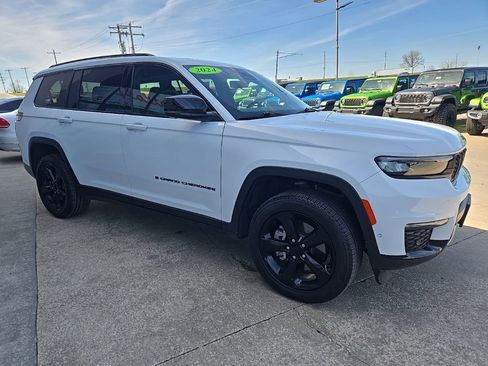 Used 2024 Jeep Grand Cherokee L Limited w/ Luxury Tech Group II image 14