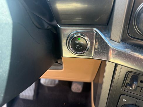 Used 2021 Ford F150 Lariat w/ Equipment Group 502A High image 21