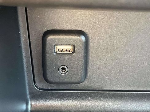 Used 2017 GMC Canyon SLE w/ All Terrain Package AWD/4WD image 21