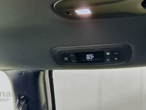 Used 2021 Chrysler Pacifica Touring w/ S Appearance Package image 23