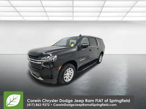 Used 2024 Chevrolet Suburban LT image 4