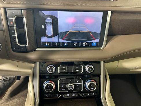 Used 2021 GMC Yukon Denali w/ Denali Premium Package image 23