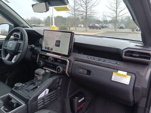 New 2026 Toyota Tacoma Limited AWD/4WD image 33