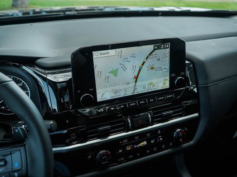 New 2025 Nissan Pathfinder SL image 25