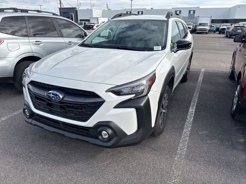 Used 2025 Subaru Outback Premium image 18