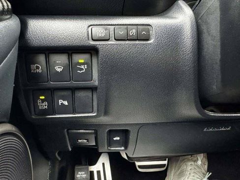 Used 2017 Lexus RC F RWD image 31