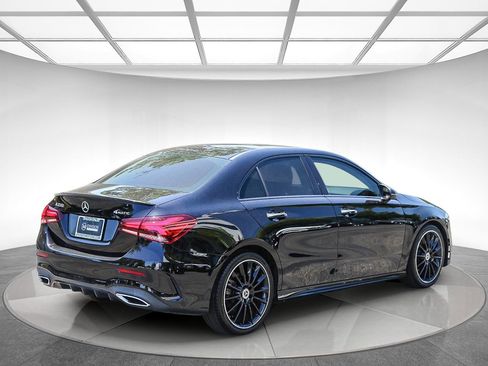 Used 2022 Mercedes-Benz A 220 4MATIC image 4