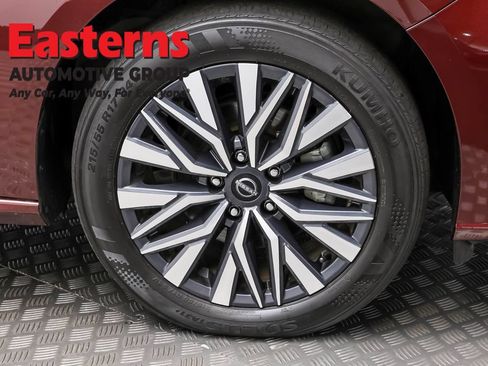 Used 2025 Nissan Altima 2.5 SV AWD/4WD image 28