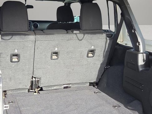 Used 2022 Jeep Wrangler Unlimited Sport image 8