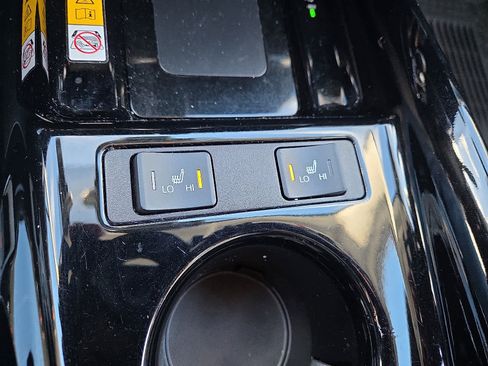 Certified 2022 Toyota Prius Prime XLE image 25