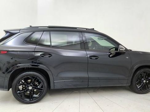 Used 2025 Volkswagen Tiguan SE R-Line image 6