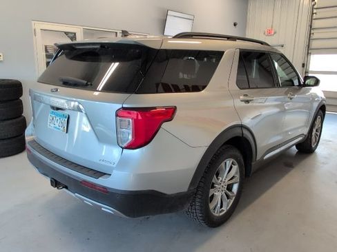 Certified 2021 Ford Explorer XLT w/ Equipment Group 202A AWD/4WD image 5