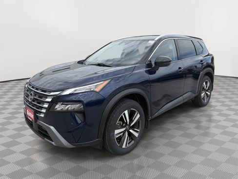 Used 2024 Nissan Rogue SL w/ SL Premium Package AWD/4WD image 2