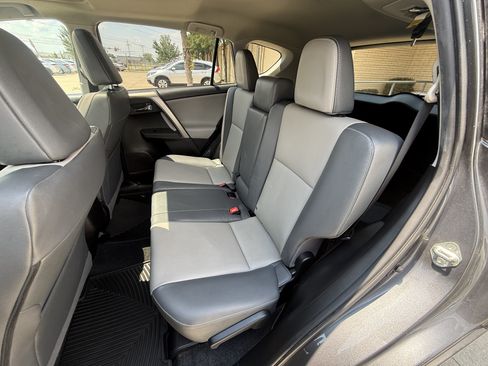 Used 2015 Toyota RAV4 Limited w/ Technology Package FWD image 10