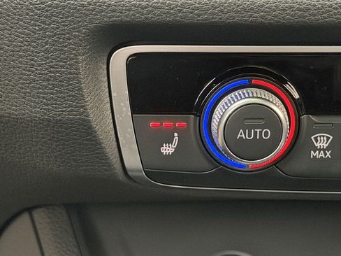 Certified 2025 Audi Q3 2.0T Premium Plus w/ Premium Plus Package image 30