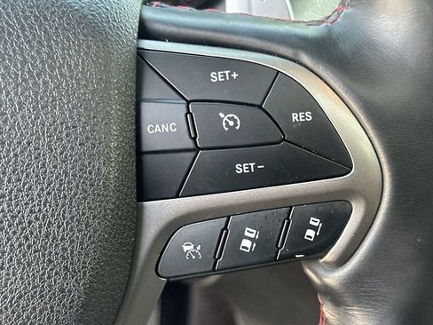 Used 2017 Jeep Grand Cherokee Trailhawk w/ Trailhawk Luxury Group AWD/4WD image 27