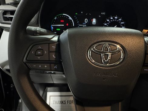 Used 2026 Toyota Sienna LE FWD image 15