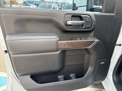 Used 2020 GMC Sierra 3500 Denali w/ Denali Ultimate Package image 15