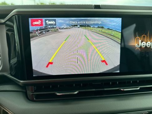 Used 2024 Jeep Wrangler Sahara w/ Technology Group image 17