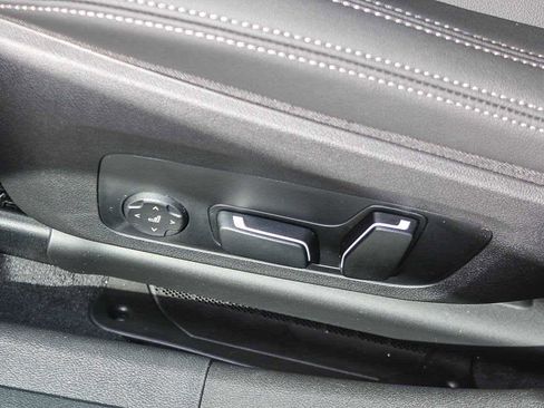 New 2026 BMW 330i Sedan w/ Convenience Package image 30