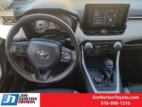 Used 2022 Toyota RAV4 XLE image 29
