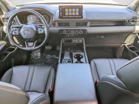 Used 2024 Honda Pilot TrailSport image 18