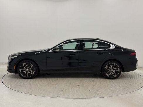 Used 2026 BMW 530i RWD image 2