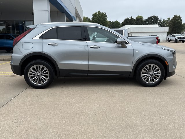Used 2024 Cadillac XT4 Premium Luxury FWD image 2
