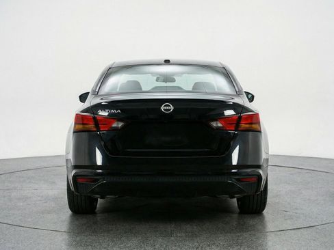 Used 2025 Nissan Altima 2.5 SV FWD image 7