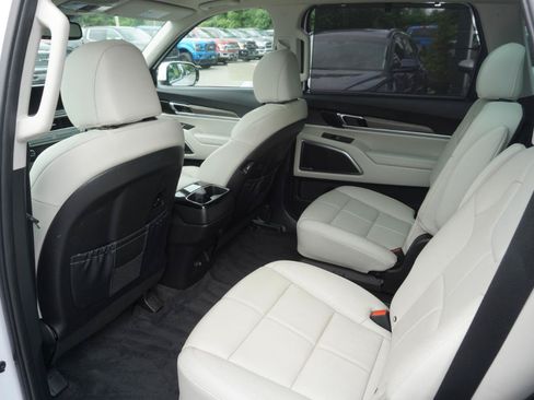 Used 2022 Kia Telluride SX w/ Towing Package AWD/4WD image 12