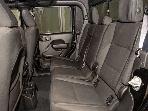 Used 2023 Jeep Gladiator Willys image 8