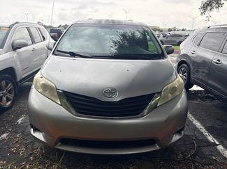 Used 2014 Toyota Sienna LE FWD video 2