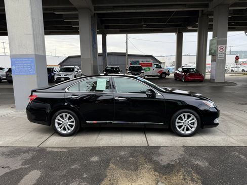 Used 2011 Lexus ES 350 image 4