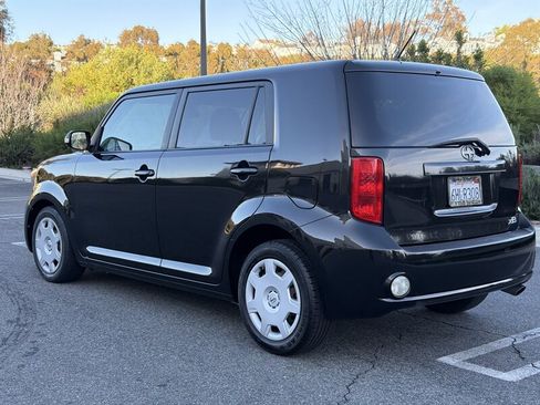 Used 2008 Scion xB FWD image 4
