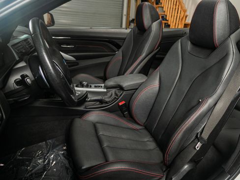 Used 2017 BMW 430i Convertible image 4