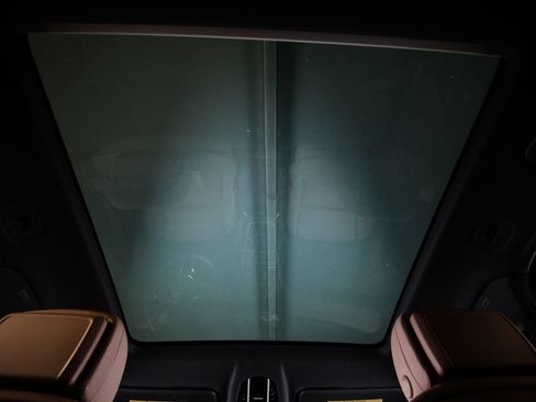 Certified 2023 Porsche Cayenne Platinum Edition AWD/4WD image 30