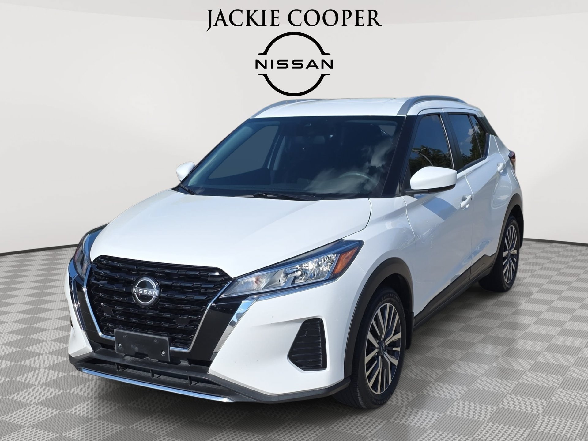 Used 2023 Nissan Kicks SV FWD image 1