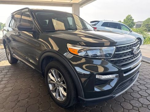 Used 2023 Ford Explorer XLT w/ Equipment Group 202A AWD/4WD image 4