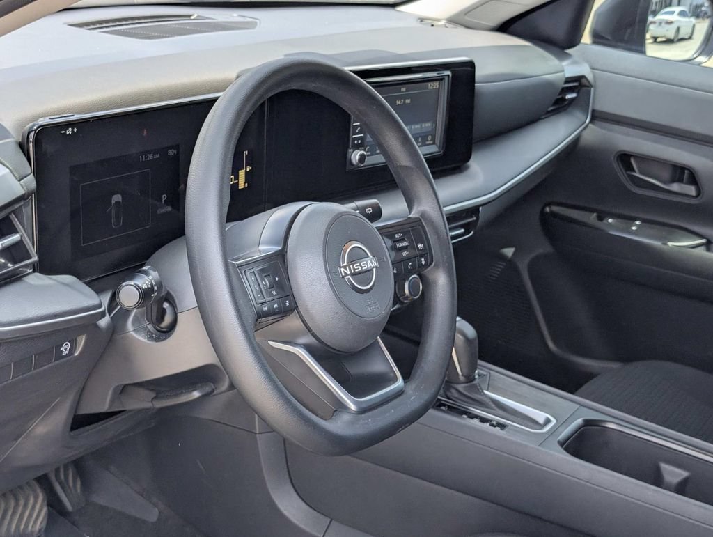 Used 2025 Nissan Kicks S FWD image 16