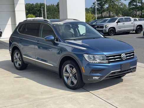 Used 2020 Volkswagen Tiguan SEL AWD/4WD image 5