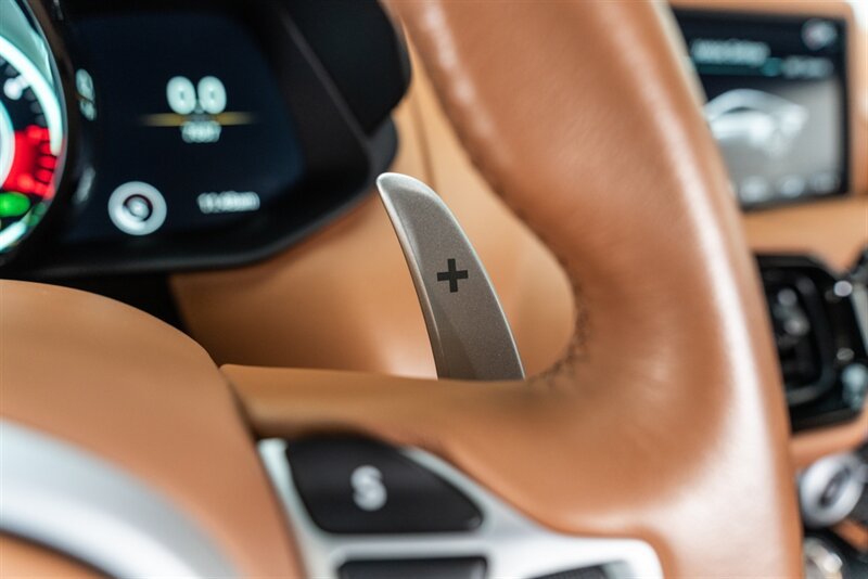 Used 2020 Aston Martin V8 Vantage Coupe RWD image 94