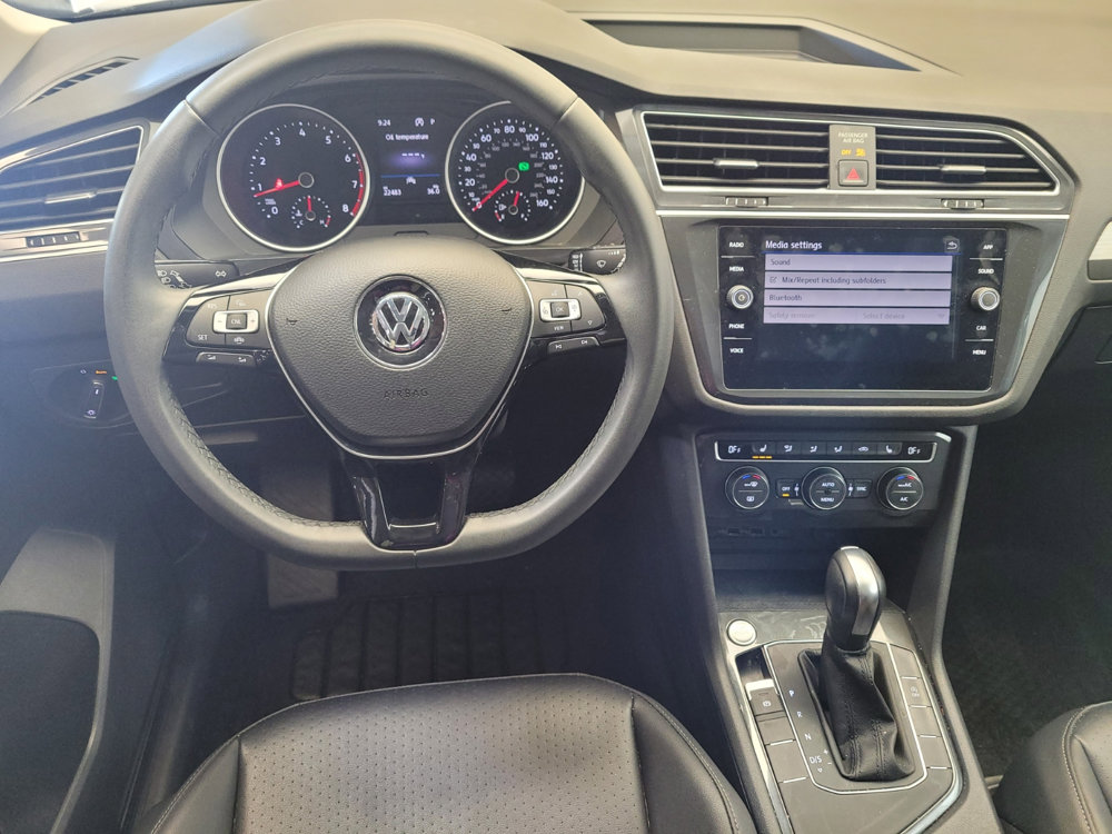 Used 2020 Volkswagen Tiguan SE w/ Panoramic Sunroof Package FWD image 22