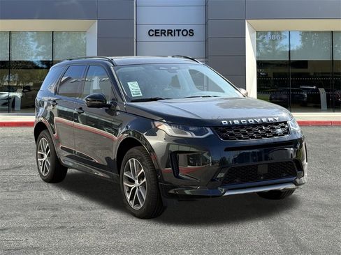 New 2025 Land Rover Discovery Sport S image 4